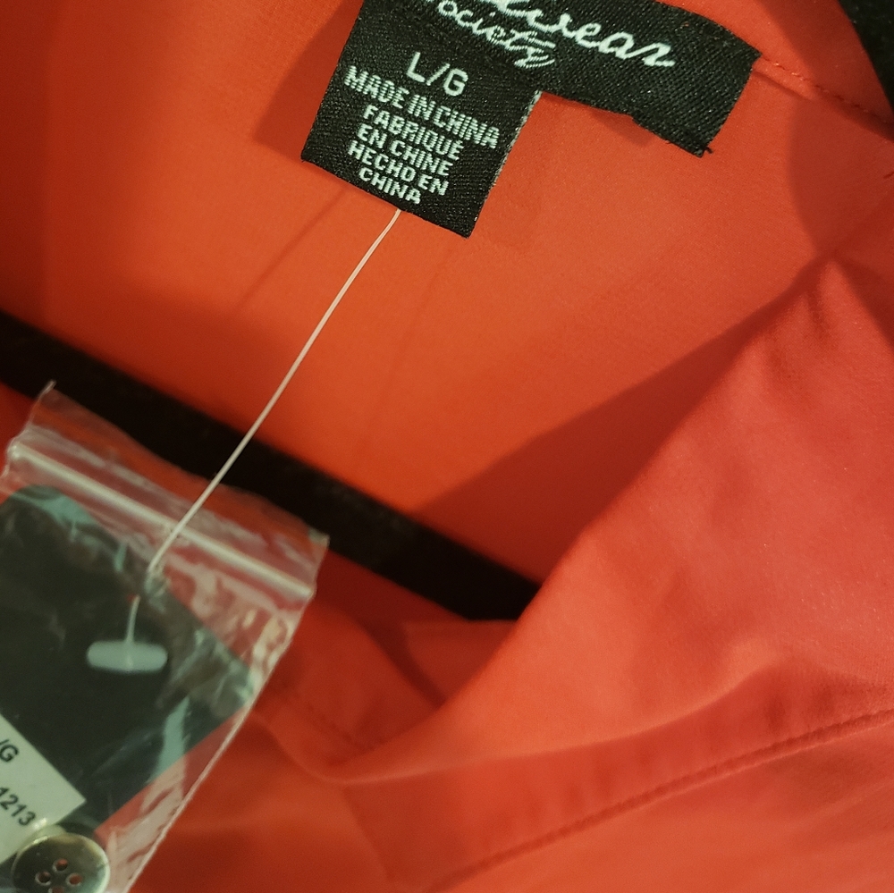 Red polyester blouse - Picture 3 of 3